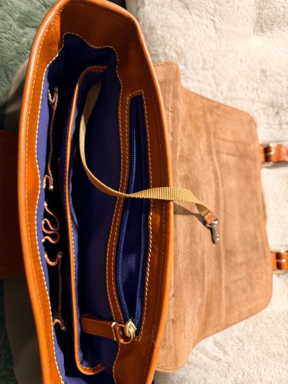 Dooney & Bourke Leather messenger bag - Picture 2 of 3